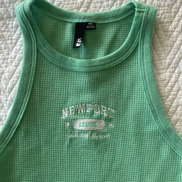 Garage Newport Rhode Island crop top - Picture 2 of 2